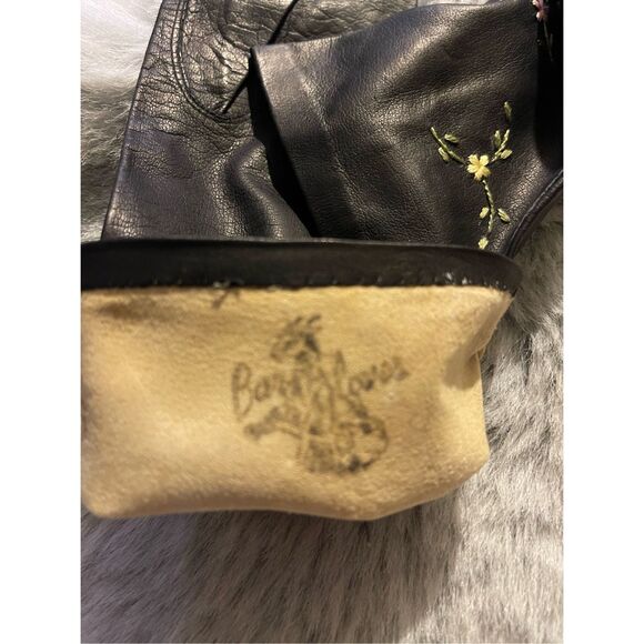 1940’s Vintage Black Long Leather Gloves with Embroidered Flowers - Picture 10 of 12